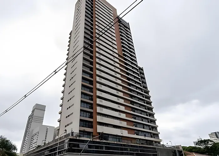 Predio Em Frente Ao Shopping Estacao