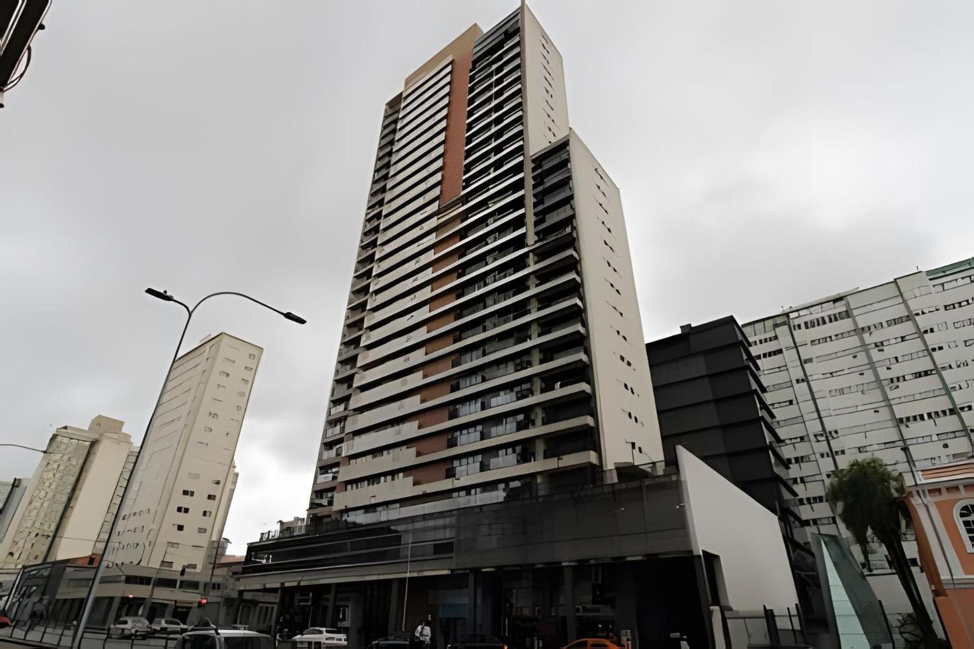 Predio Em Frente Ao Shopping Estacao *
