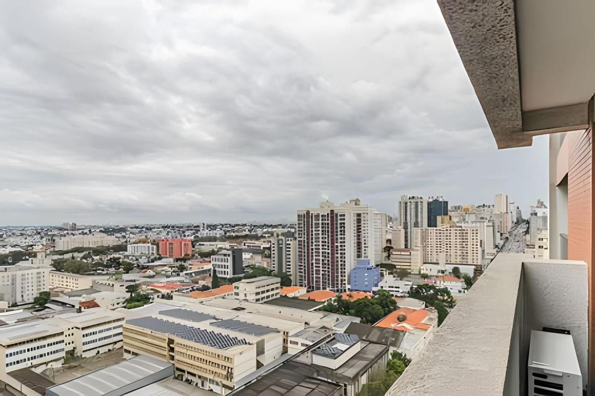 Predio Em Frente Ao Shopping Estacao * Curitiba