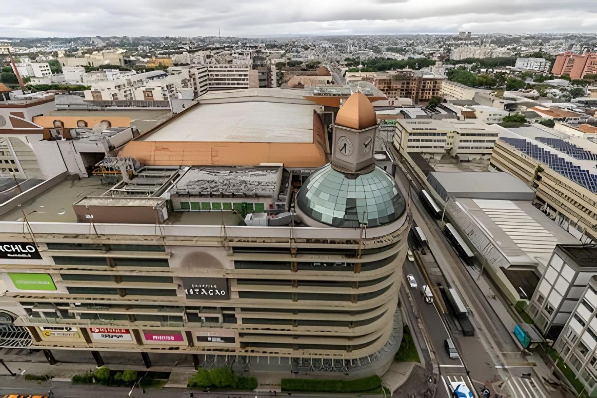 Predio Em Frente Ao Shopping Estacao Curitiba