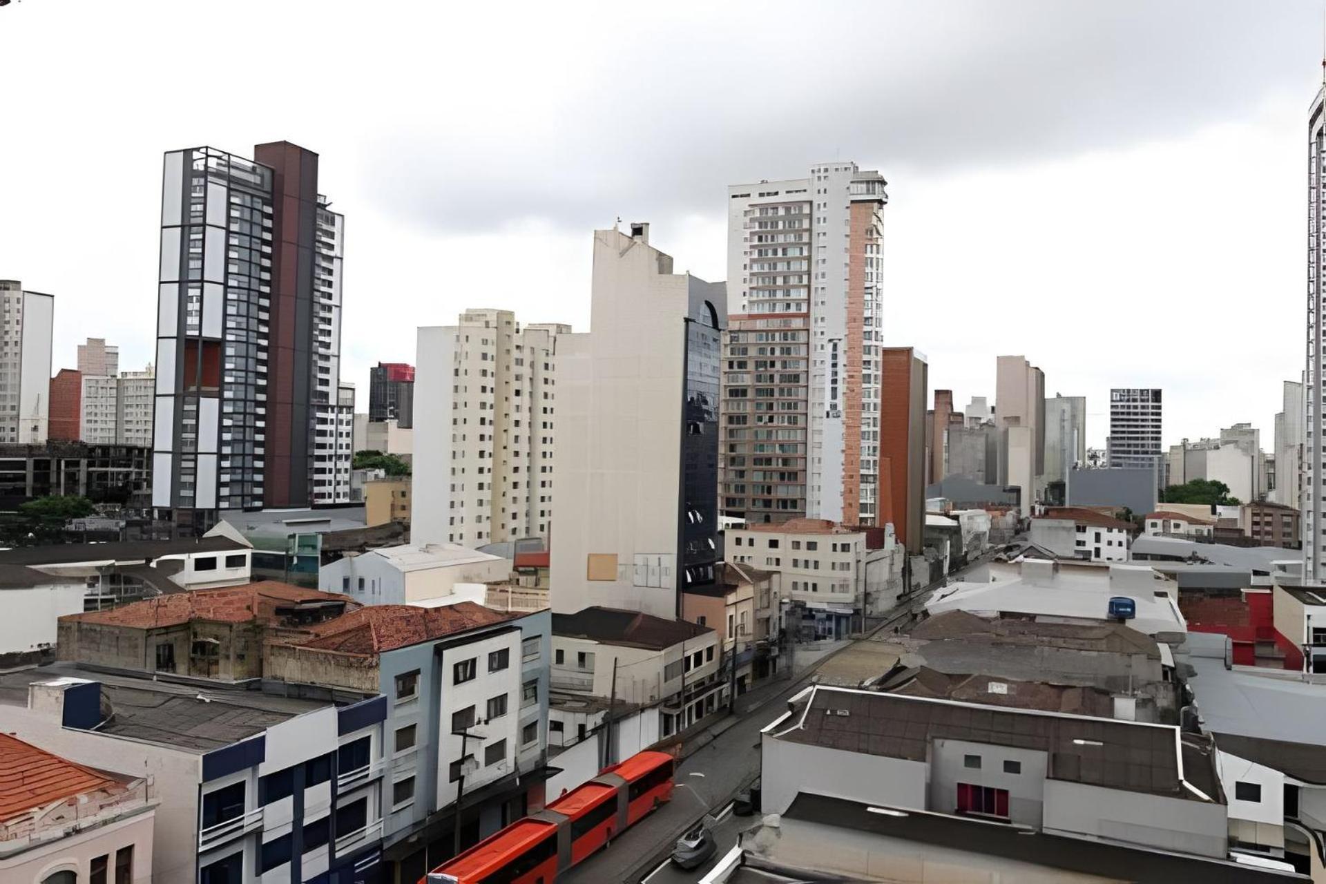 Predio Em Frente Ao Shopping Estacao * Curitiba