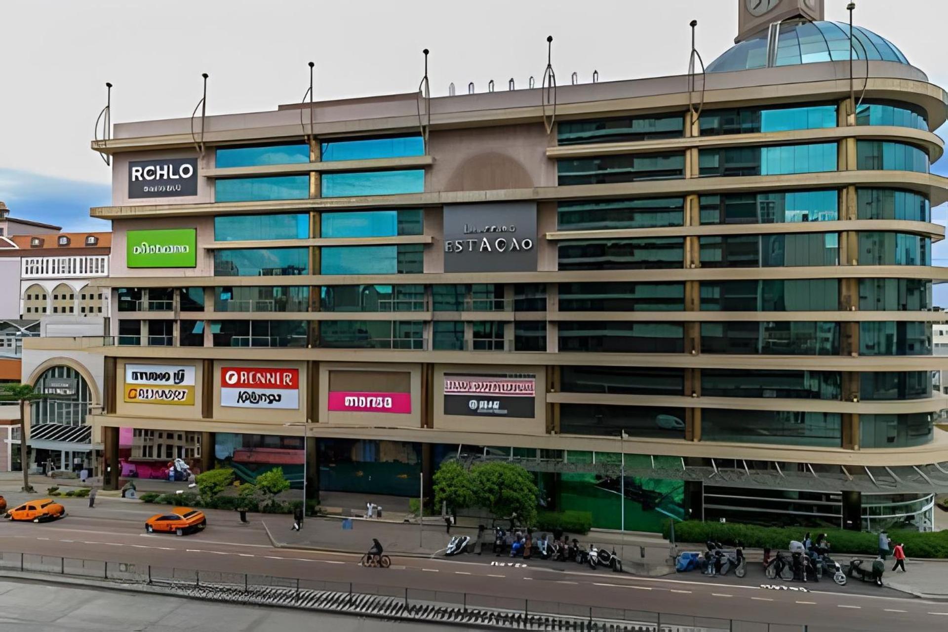 Predio Em Frente Ao Shopping Estacao