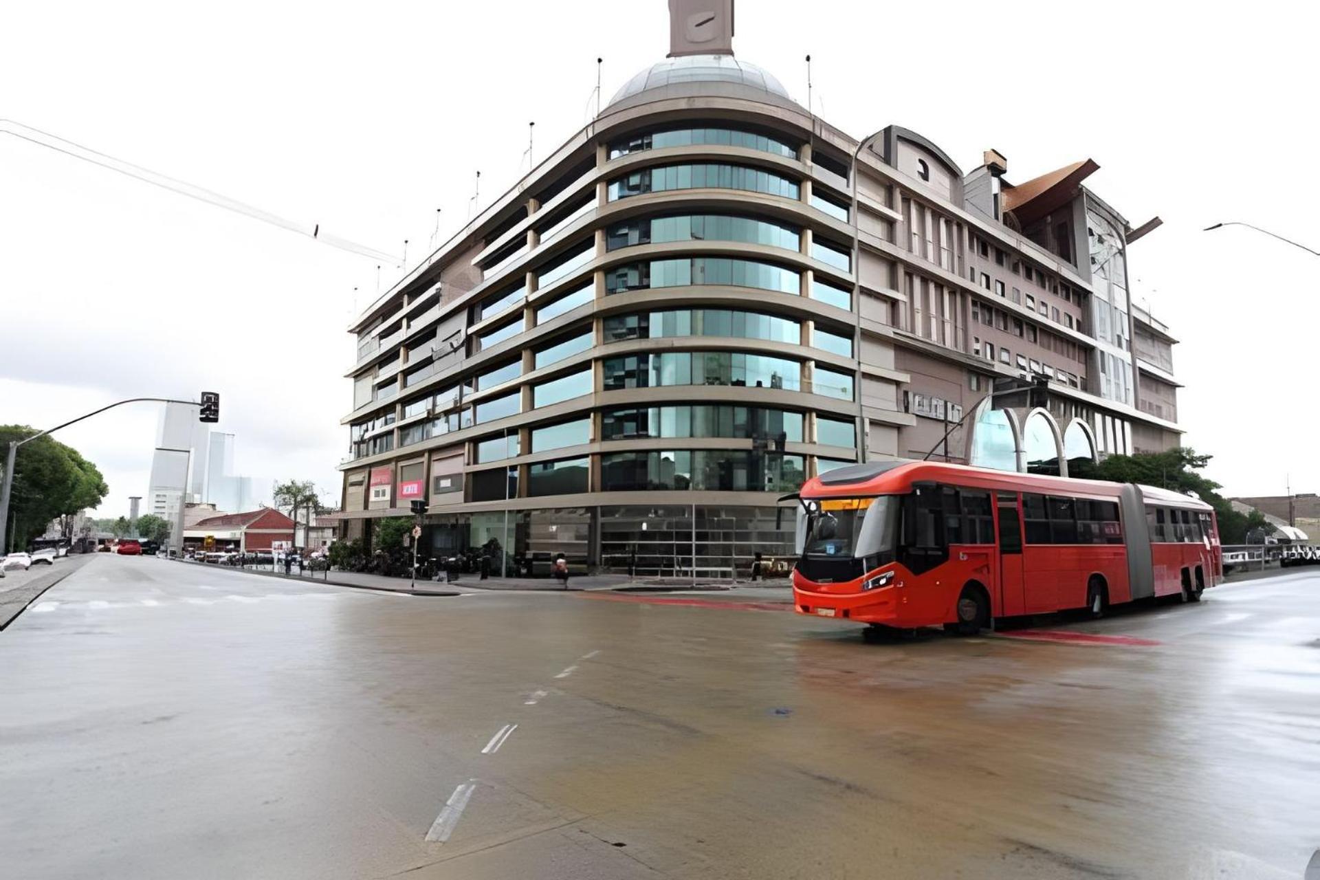 Predio Em Frente Ao Shopping Estacao 公寓 *