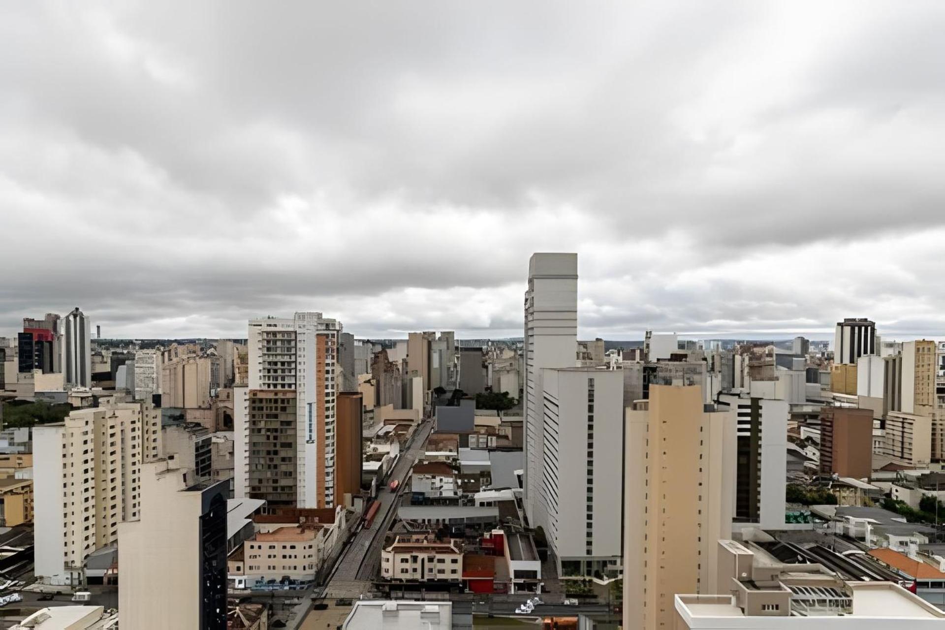 Predio Em Frente Ao Shopping Estacao *