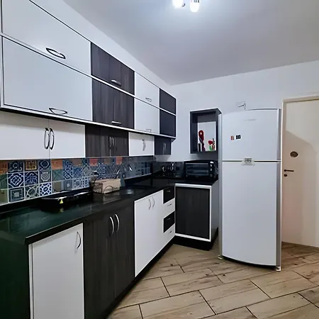 Predio Em Frente Ao Shopping Estacao Apartment Curitiba Exterior photo