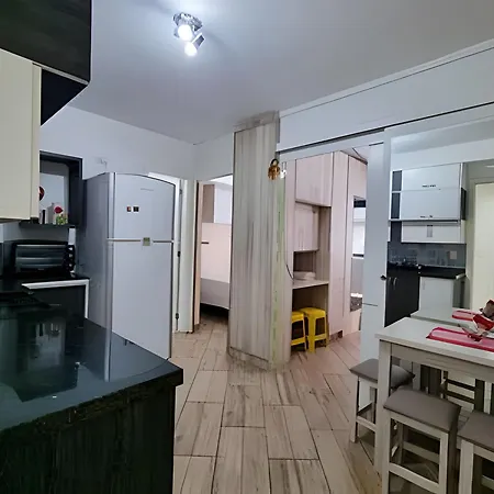 Predio Em Frente Ao Shopping Estacao Apartment Curitiba Exterior photo
